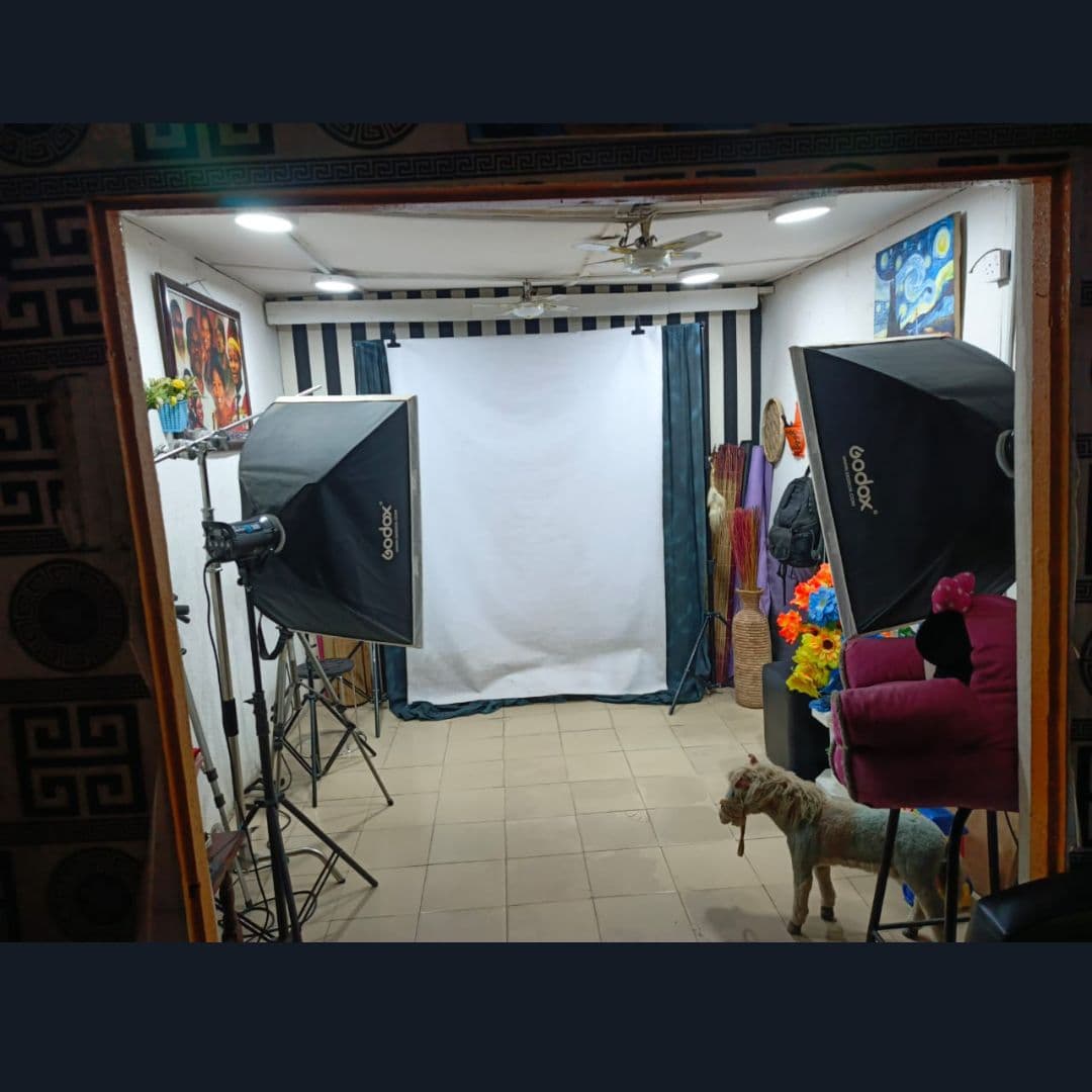 Photography Studio With Studio Light In Ojodu Berger (Per Hour)