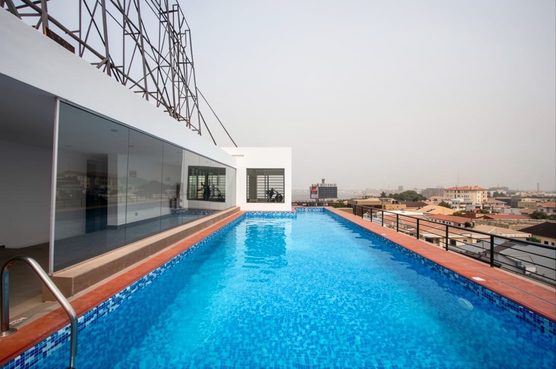 Luxury One Bedroom With Snooker, Rooftop Pool and Gym Apartment In Lekki