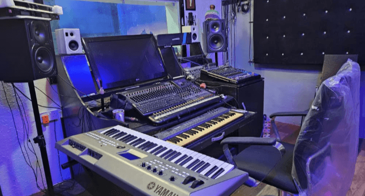 Premium Recording Studio Available for Rent 🎙️🎹 DAY 10-4PM