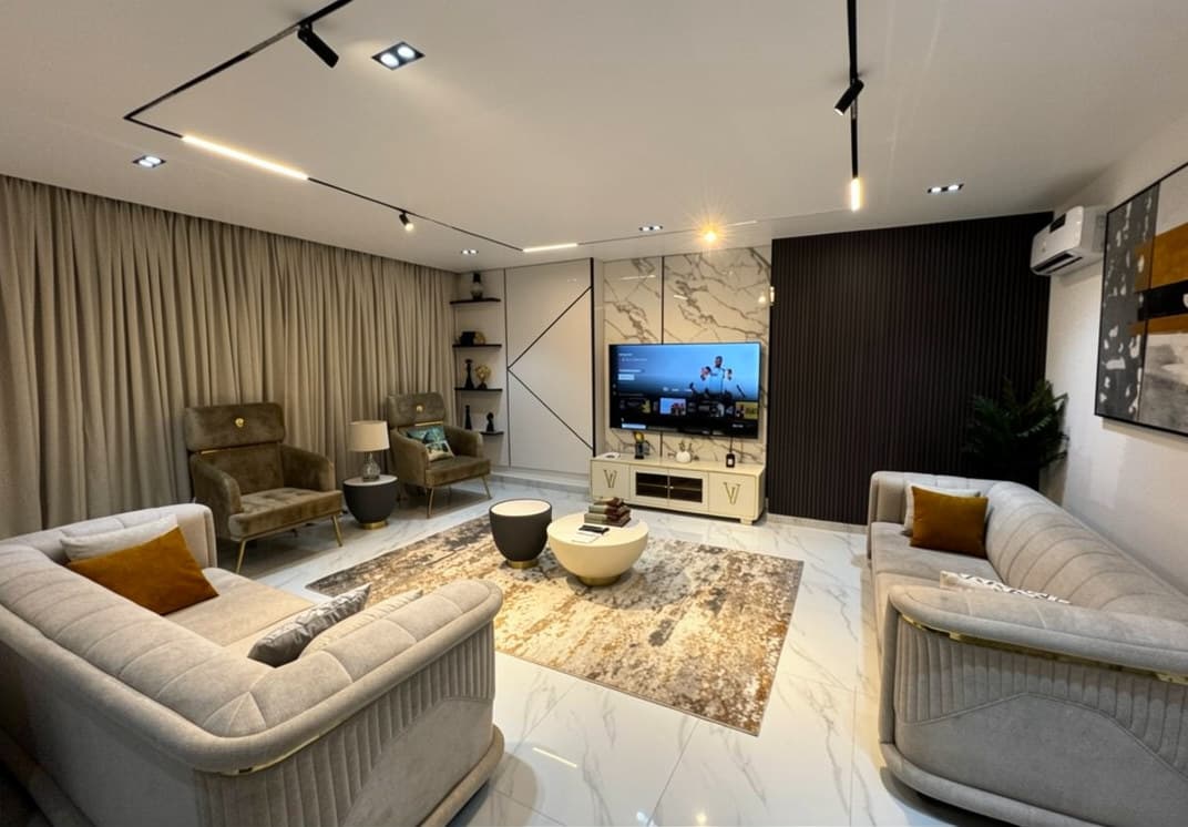 Magnificent 3 bedroom duplex with 2 living rooms in banana island, Ikoyi