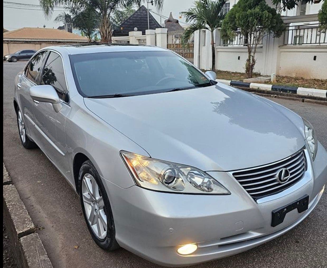 Lexus ES350 Rental Service