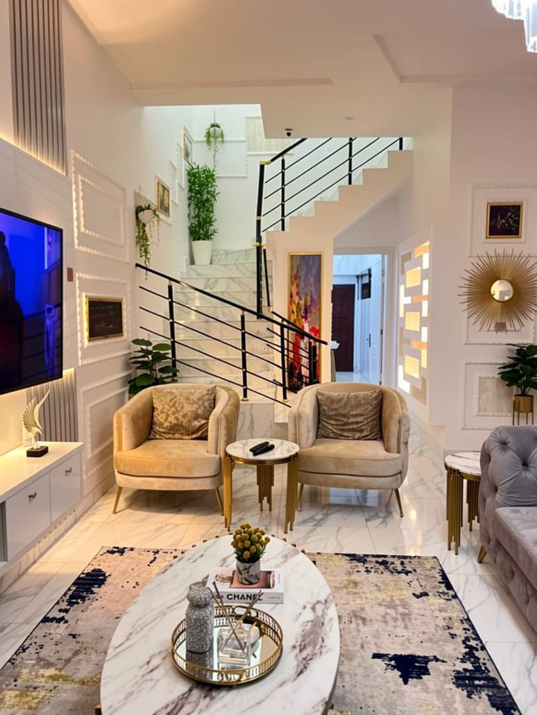 Luxury 4 Bedrooms Duplex with Bath Tub In Chevron