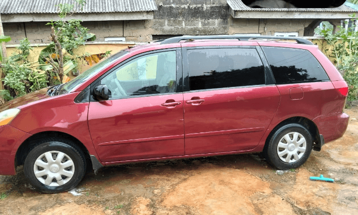 Sienna Space Bus