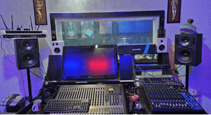 Premium Recording Studio Available for Rent 🎙️🎹 Night 10pm-4am
