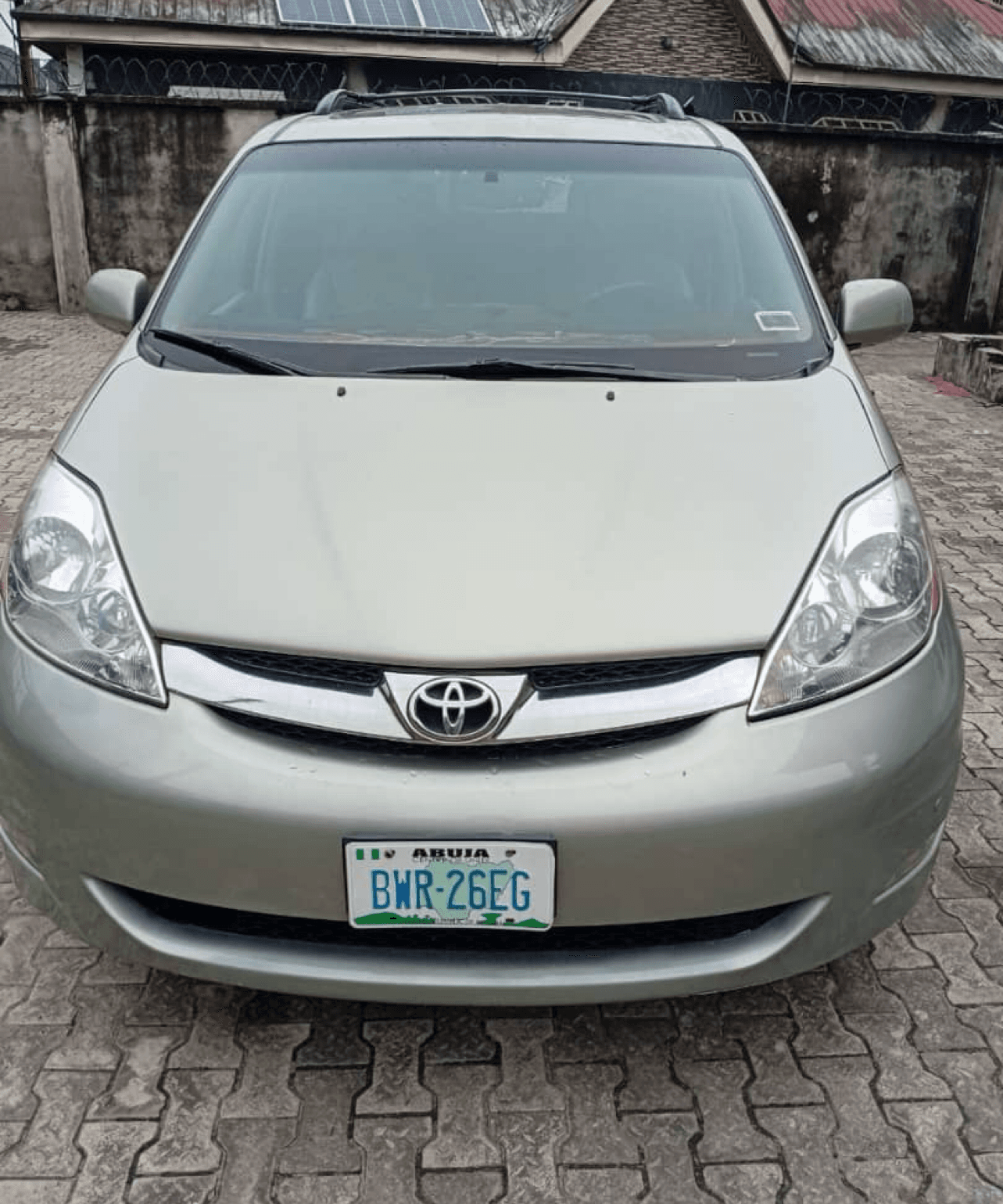 Airport Pickup And Drop off Sienna Car Rental In Port Harcourt