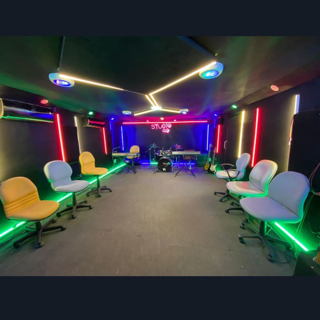 Music Studio One Hour (Live Streaming Session)