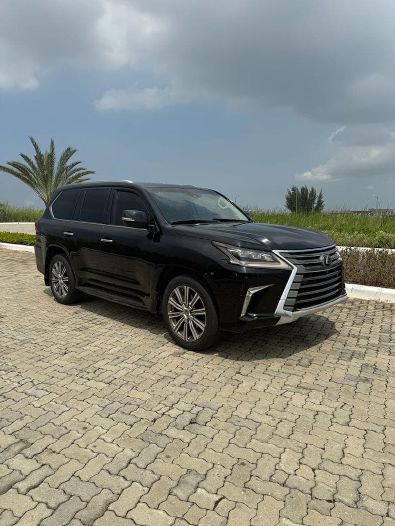 Lexus LX 570 For Rent In Lekki (Comes With A Driver)