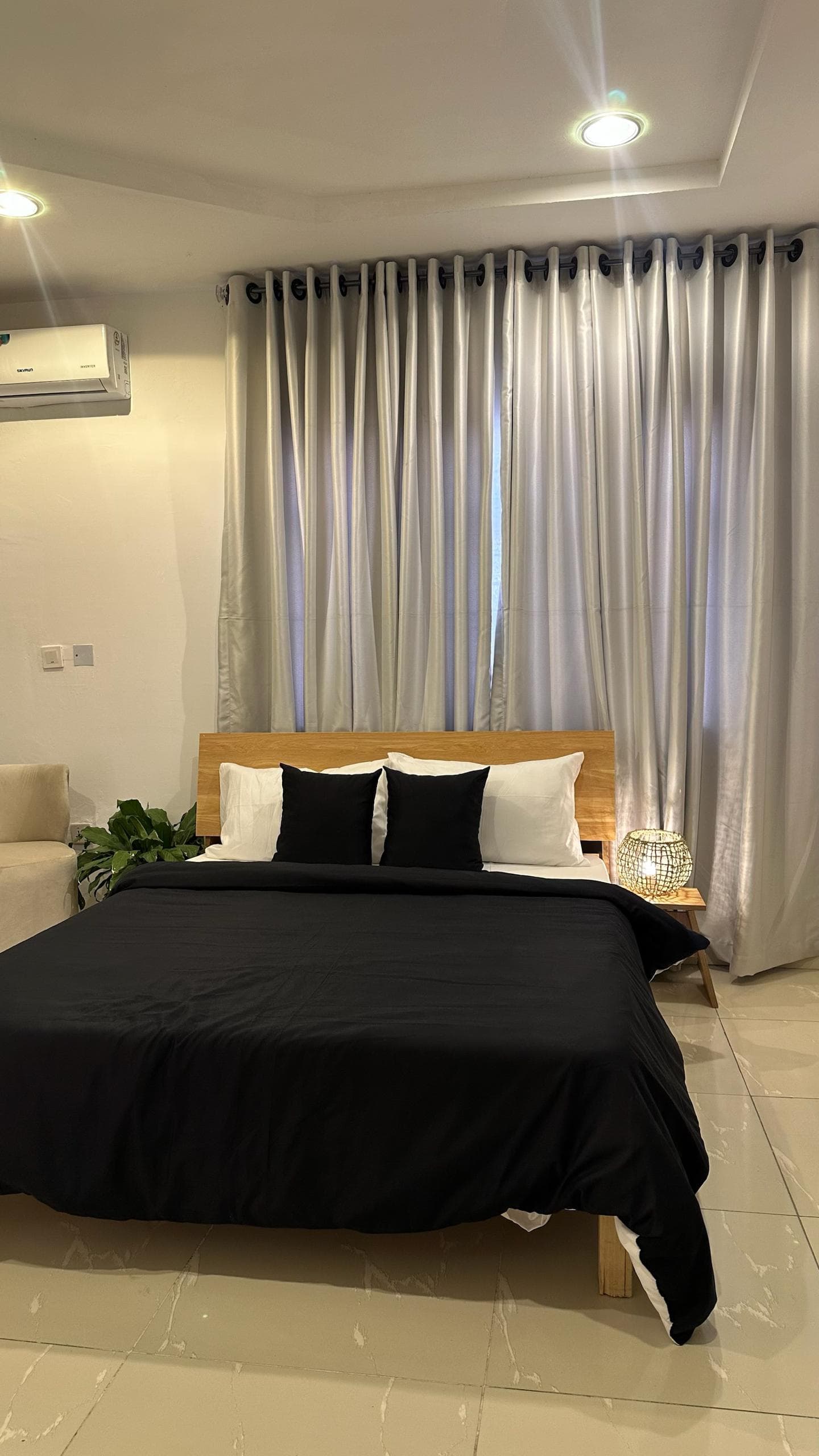 Sophisticated Amara Studio Apartment (Jahi)