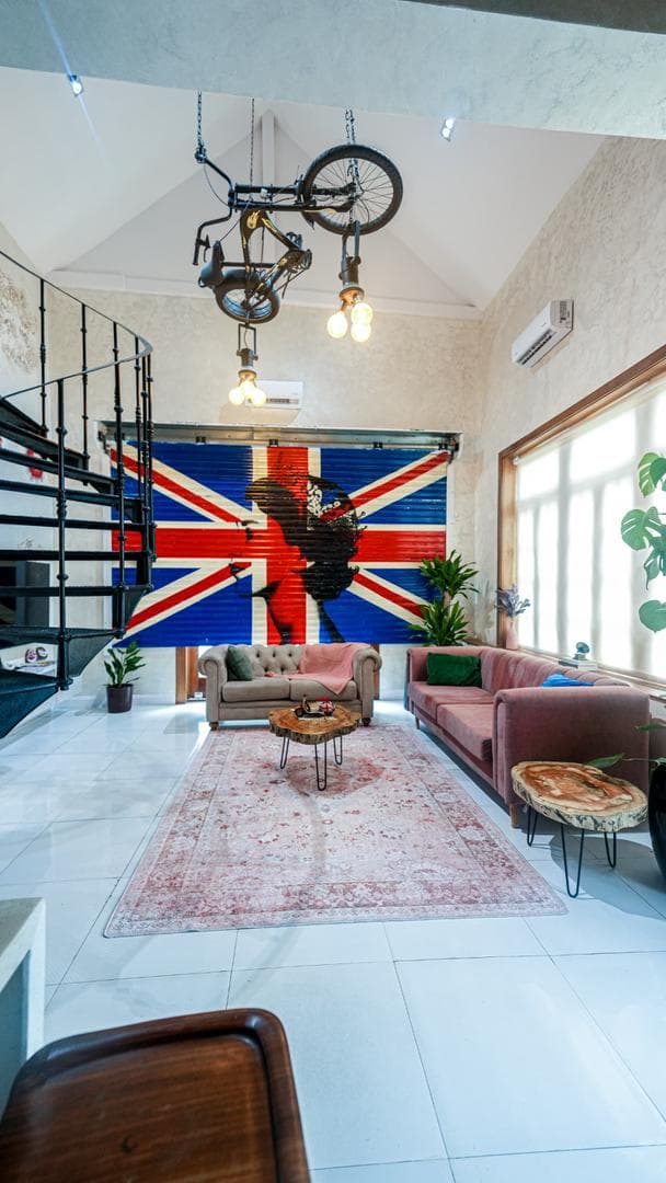 Luxury vintage 2 bedroom self compound loft with private pool, bathtub