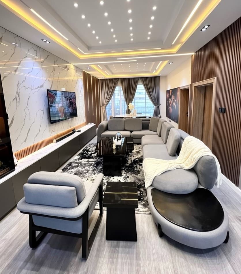 Luxury 3 Bedroom Apartment In Jahi