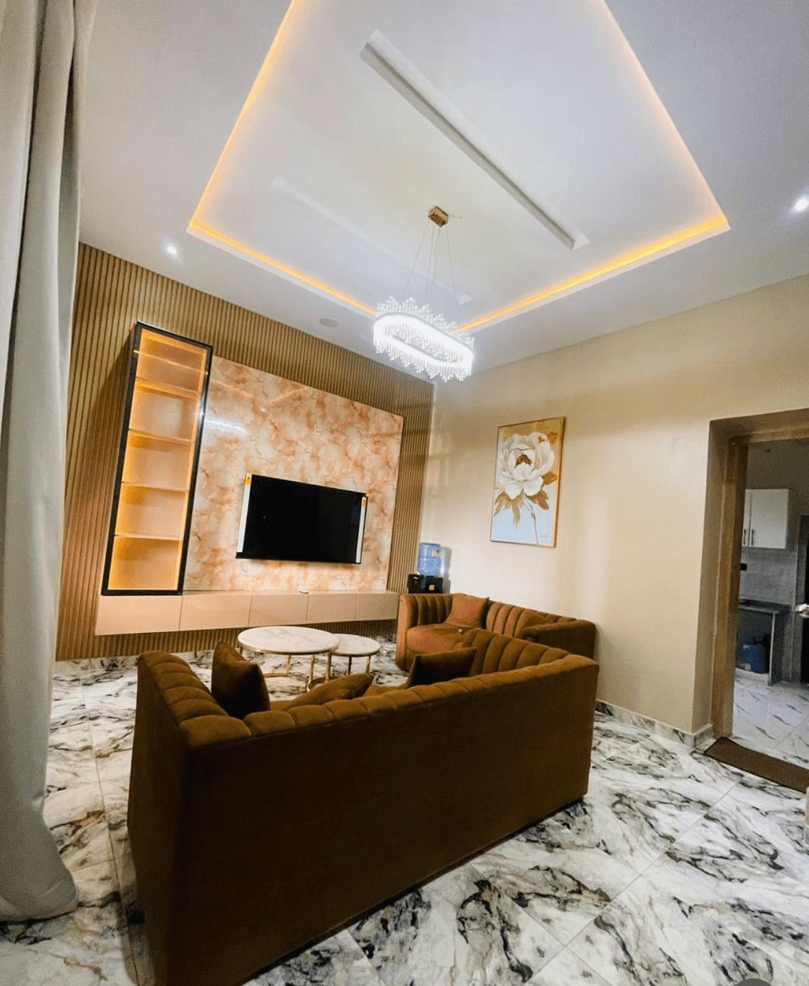 3 BEDROOM AIRBNB /SERVICED APARTMENT