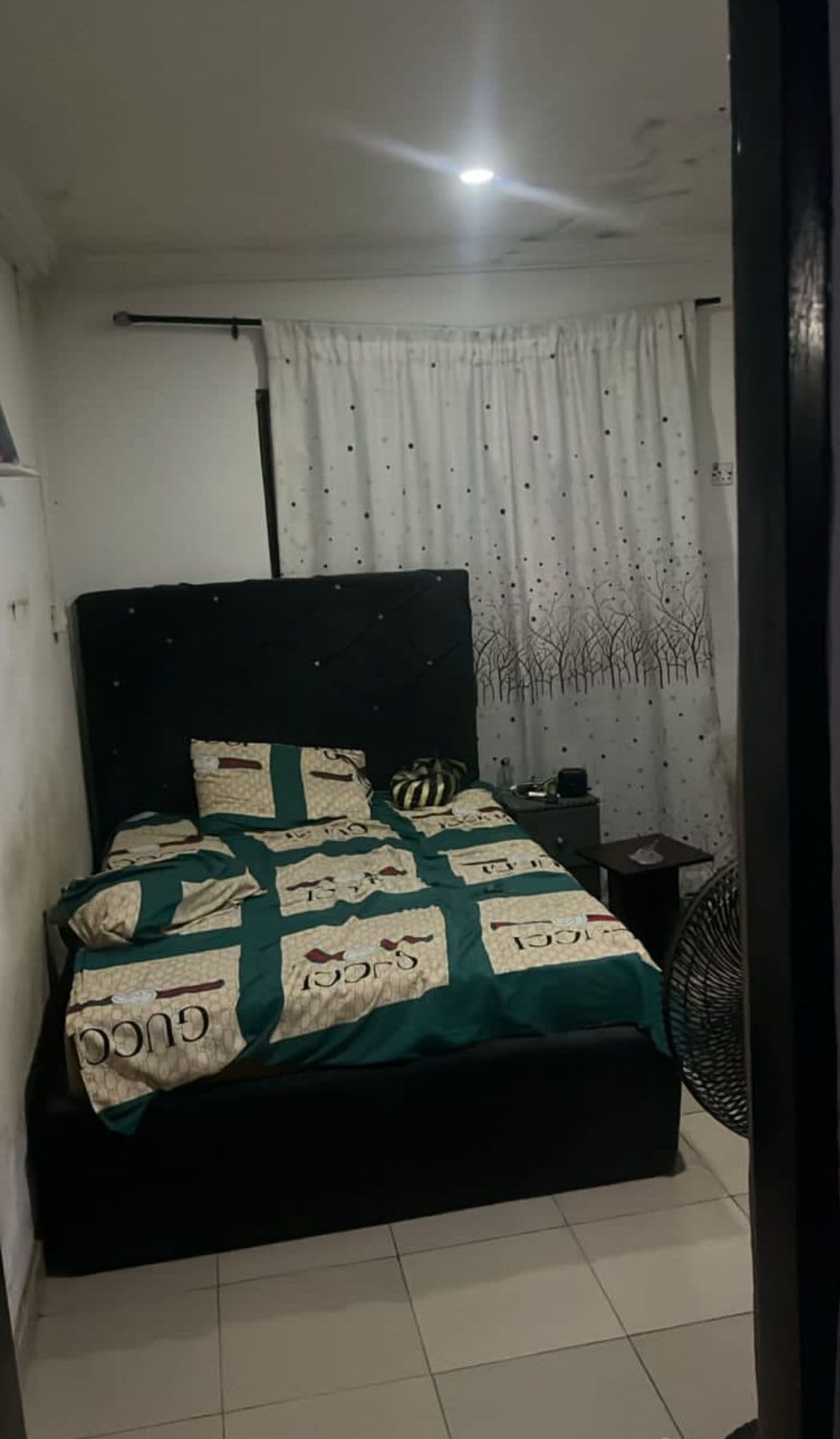 Room And Parlour Self Contained For Short Stay