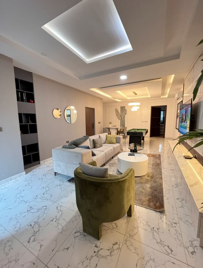2 Bedroom pent house with snooker