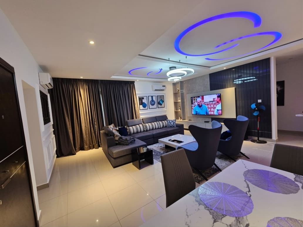 3 Bedroom Penthouse Apartment With City View And Snooker Board