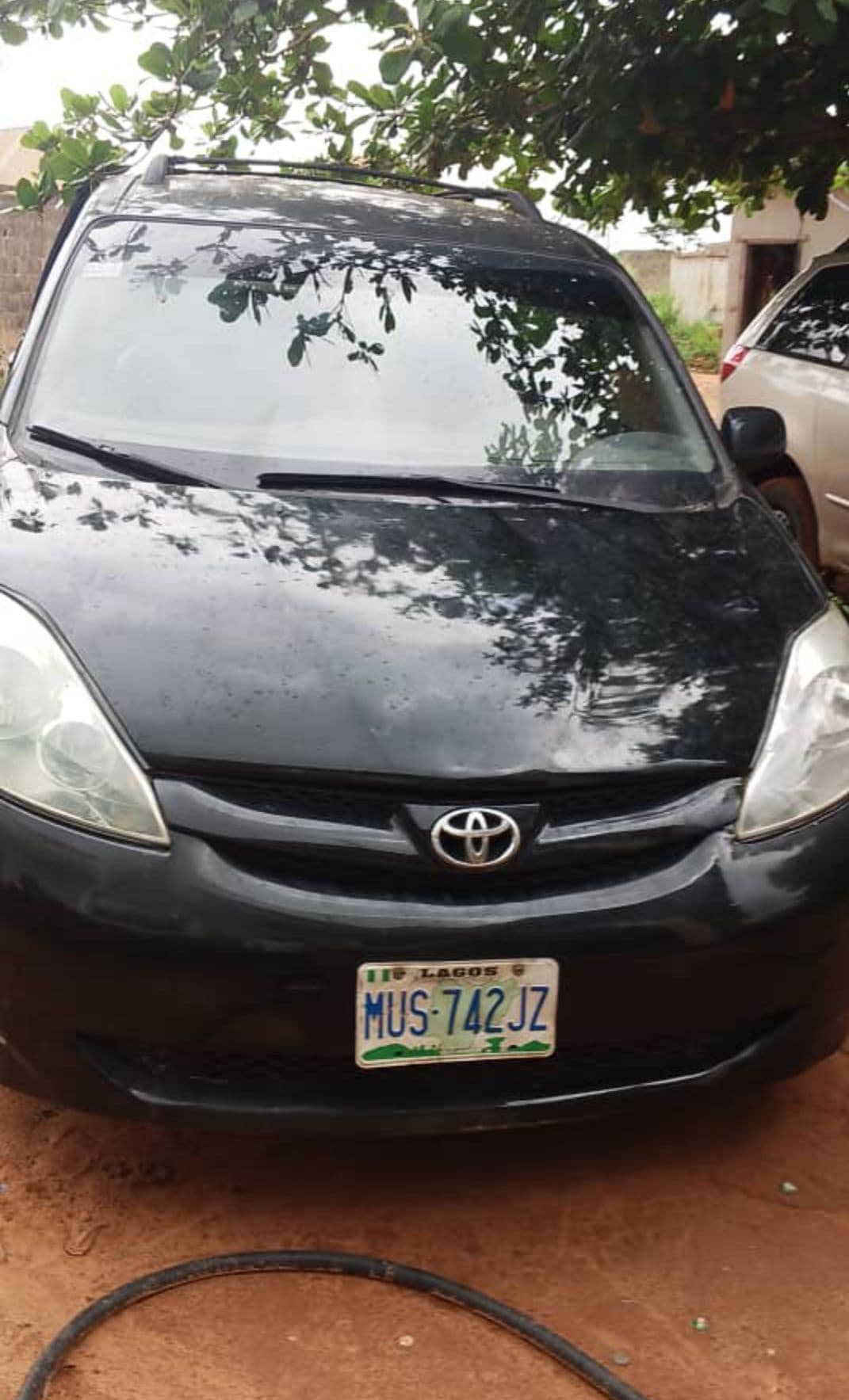 Toyota Sienna For Rent In Ikorodu (Comes With A Driver)